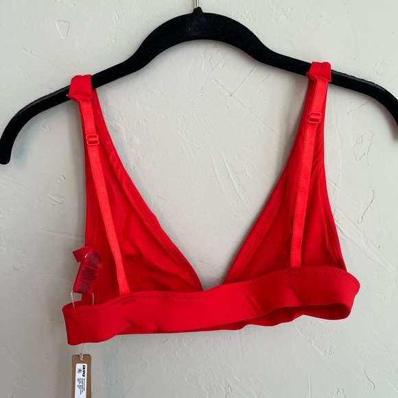 ❤️SKIMS SWIM PLUNGE BIKINI TOP IN RUBY XS L - Picture 6 of 6